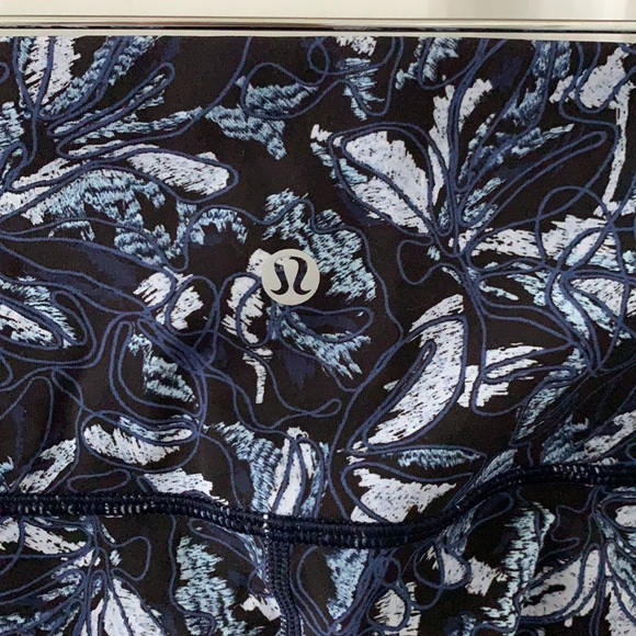 lululemon leggings - Picture 3 of 3
